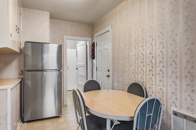 408 Pleasant Ave, Selah, WA 98942