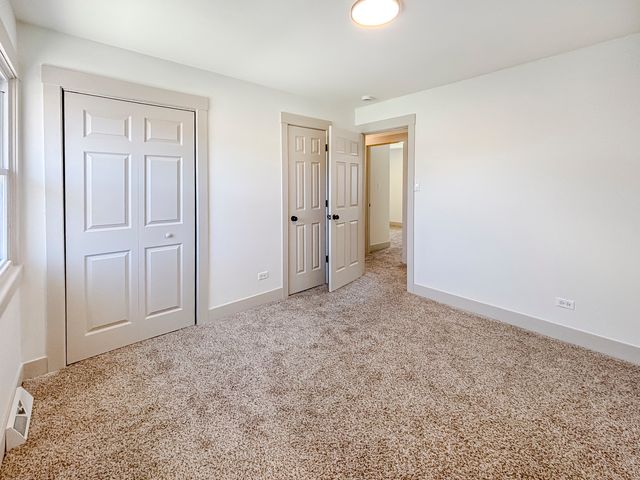 127 N Cedar Lane, Glenwood, IL 60425