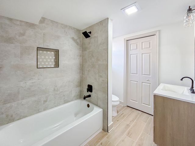 127 N Cedar Lane, Glenwood, IL 60425