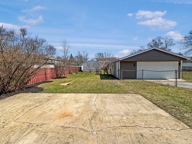 127 N Cedar Lane, Glenwood, IL 60425