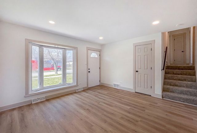 127 N Cedar Lane, Glenwood, IL 60425