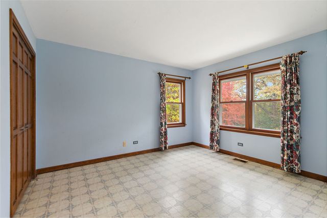 35W788 Burr Oak Lane, Dundee, IL 60118