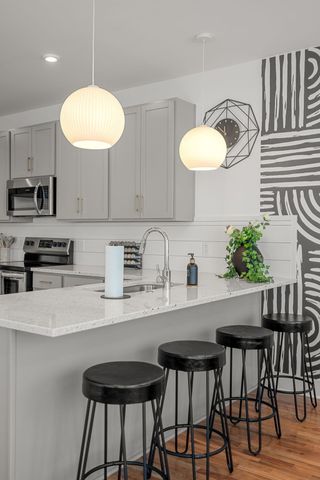 504 Cliff Cir, Nashville, TN 37218