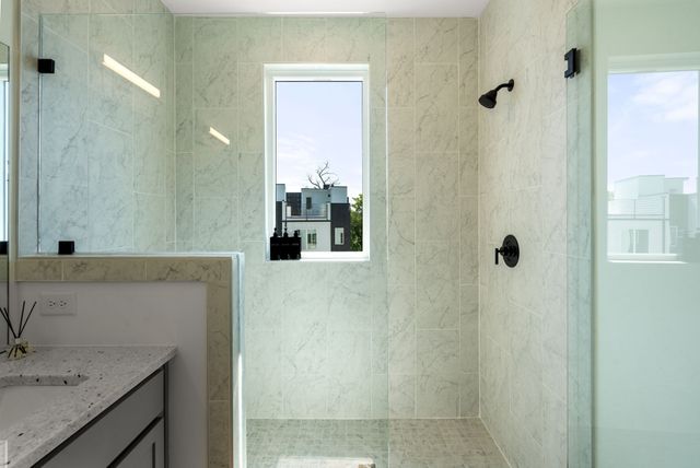 504 Cliff Cir, Nashville, TN 37218