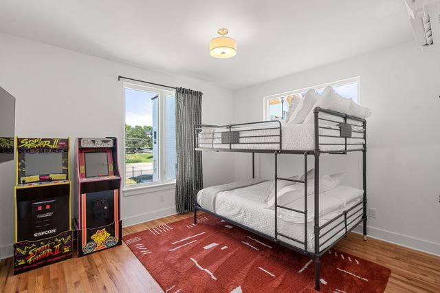 504 Cliff Cir, Nashville, TN 37218