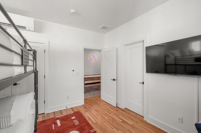 504 Cliff Cir, Nashville, TN 37218