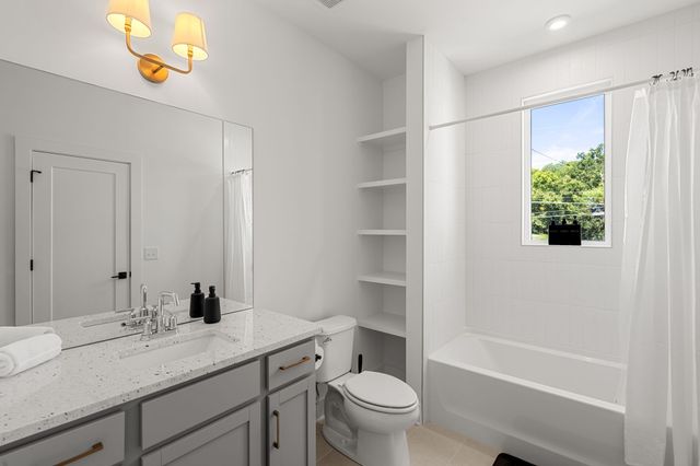 504 Cliff Cir, Nashville, TN 37218