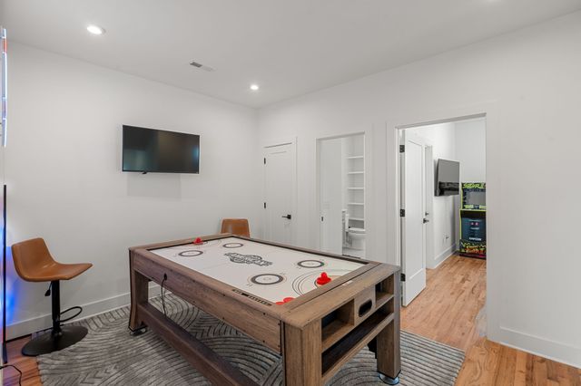 504 Cliff Cir, Nashville, TN 37218