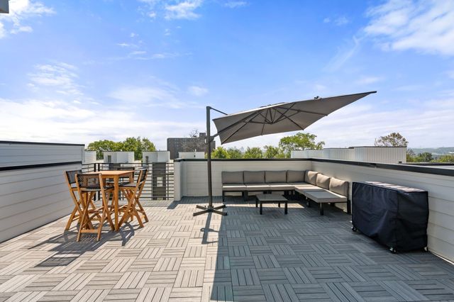 504 Cliff Cir, Nashville, TN 37218