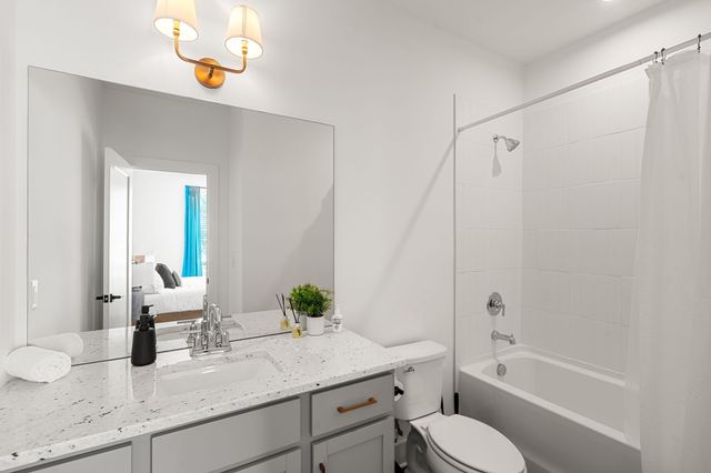 504 Cliff Cir, Nashville, TN 37218