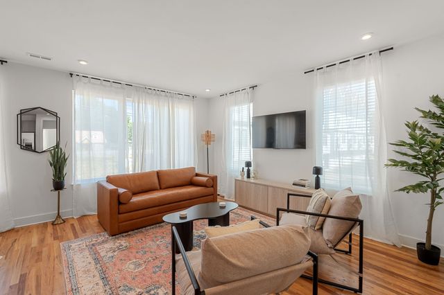 504 Cliff Cir, Nashville, TN 37218