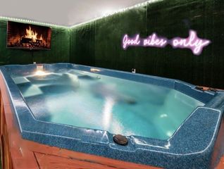 504 Cliff Cir, Nashville, TN 37218