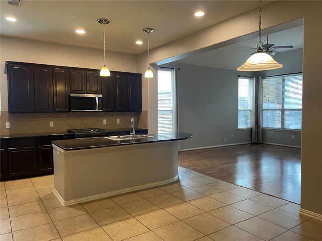 660 Payton Way, Fate, TX 75087