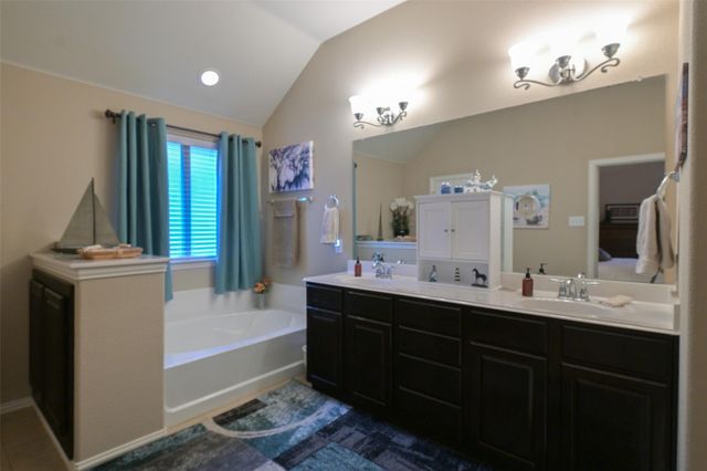 660 Payton Way, Fate, TX 75087