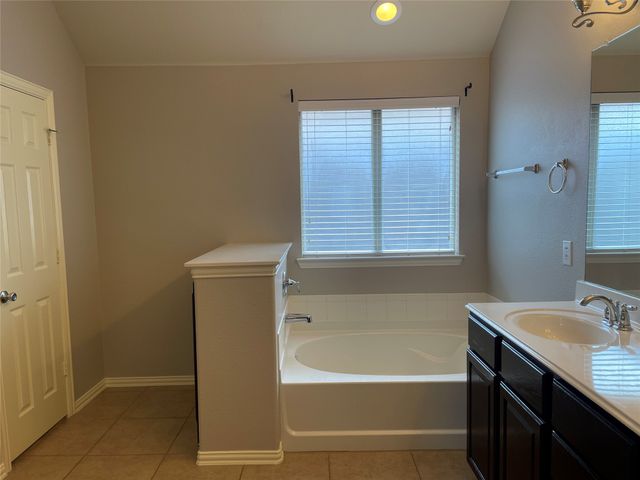 660 Payton Way, Fate, TX 75087