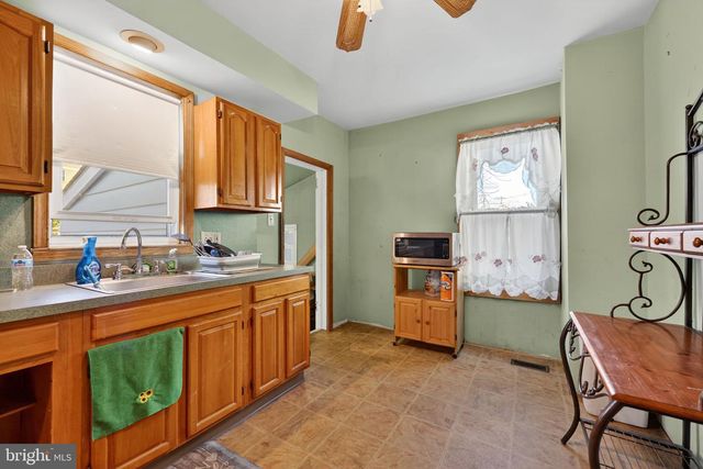 15 KOEHLER ST, Gloucester City, NJ 08030