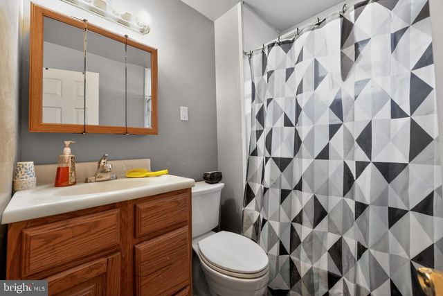 15 KOEHLER ST, Gloucester City, NJ 08030