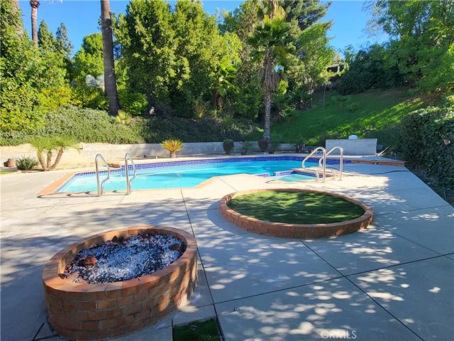 5700 Kelvin, Woodland Hills, CA 91367