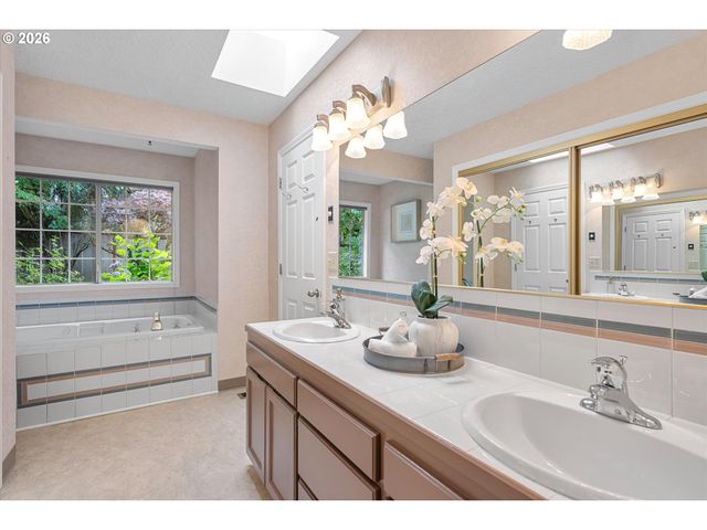 5428 Sw JOSHUA St, Tualatin, OR 97062