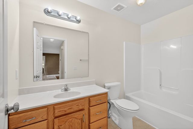 1008 E Evelyn Ct, Portland, TN 37148