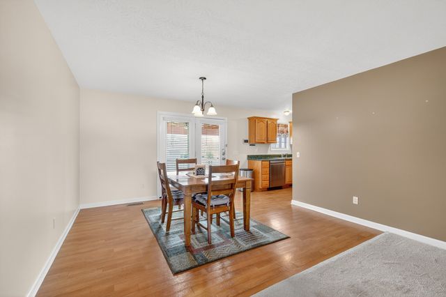 1008 E Evelyn Ct, Portland, TN 37148