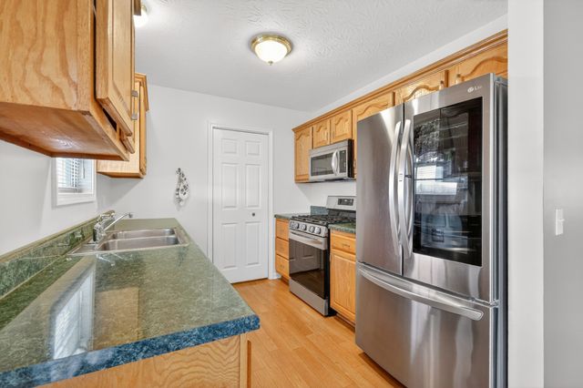 1008 E Evelyn Ct, Portland, TN 37148