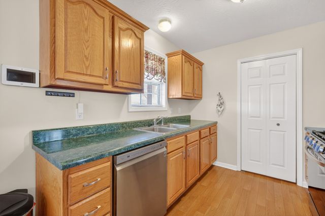 1008 E Evelyn Ct, Portland, TN 37148