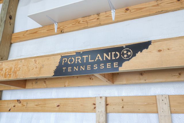 1008 E Evelyn Ct, Portland, TN 37148