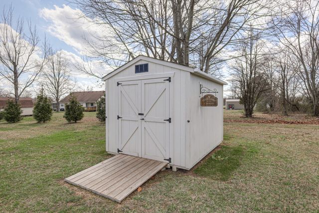 1008 E Evelyn Ct, Portland, TN 37148