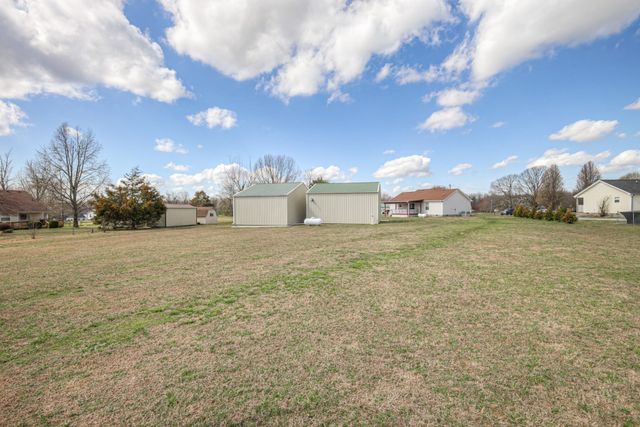 1008 E Evelyn Ct, Portland, TN 37148