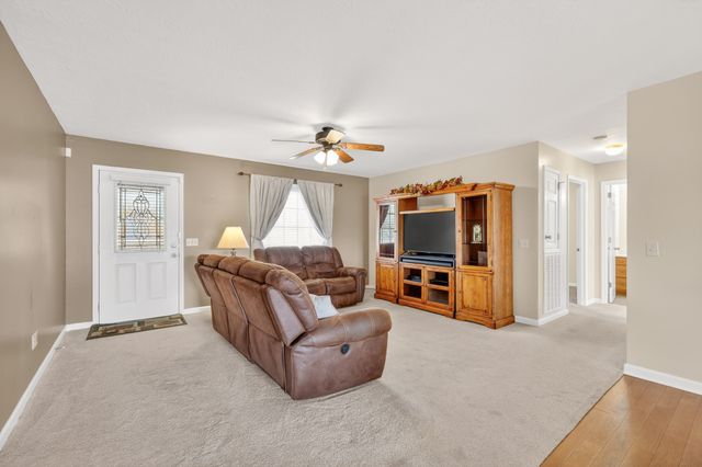 1008 E Evelyn Ct, Portland, TN 37148