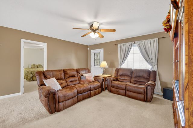 1008 E Evelyn Ct, Portland, TN 37148