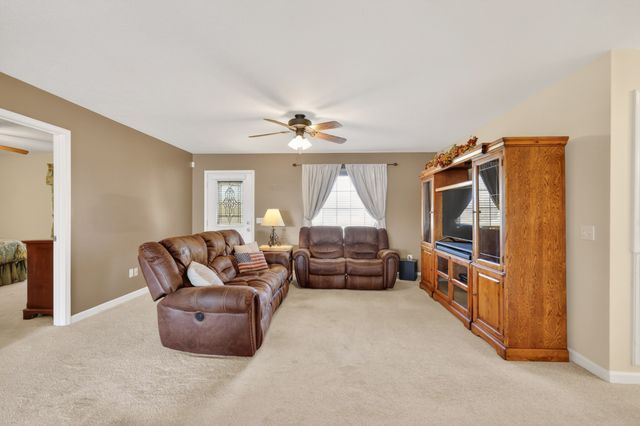 1008 E Evelyn Ct, Portland, TN 37148