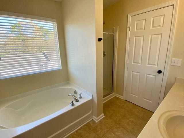 322 Oak Leaf Place, Acworth, GA 30102