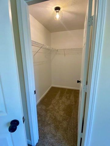 322 Oak Leaf Place, Acworth, GA 30102