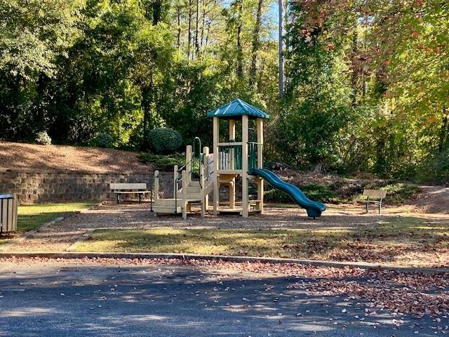 322 Oak Leaf Place, Acworth, GA 30102