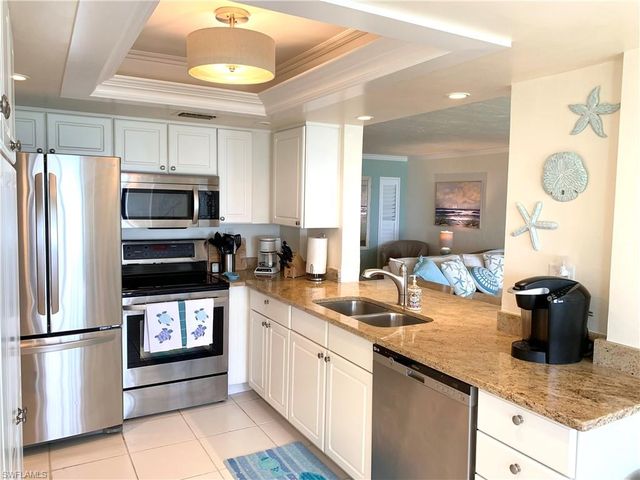 10475 GULF SHORE DR # 113, Naples, FL 34108