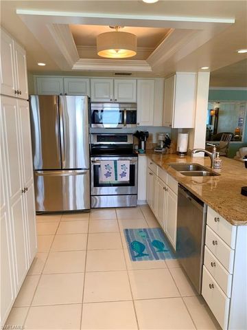 10475 GULF SHORE DR # 113, Naples, FL 34108
