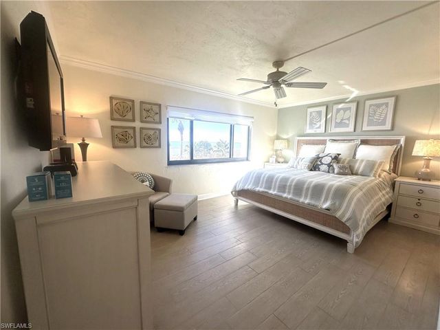 10475 GULF SHORE DR # 113, Naples, FL 34108
