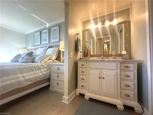 10475 GULF SHORE DR # 113, Naples, FL 34108