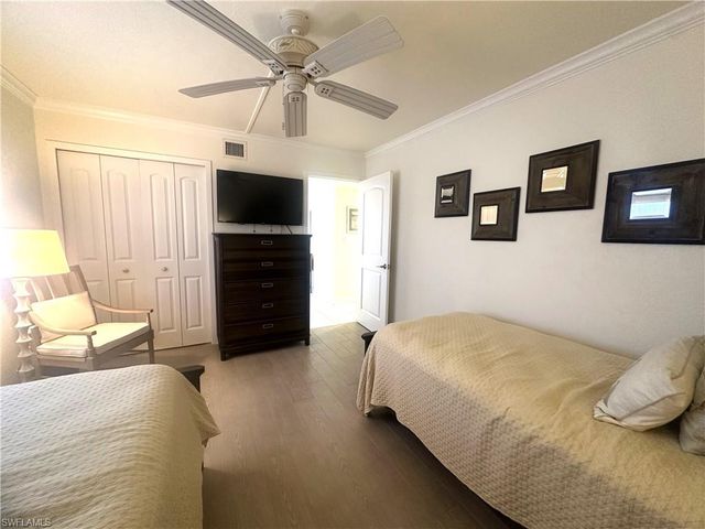 10475 GULF SHORE DR # 113, Naples, FL 34108