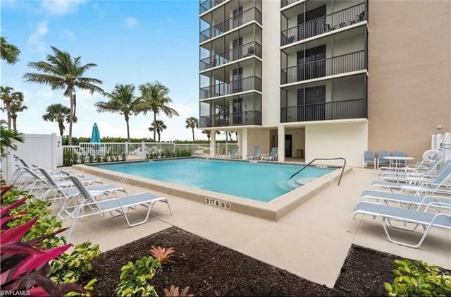 10475 GULF SHORE DR # 113, Naples, FL 34108