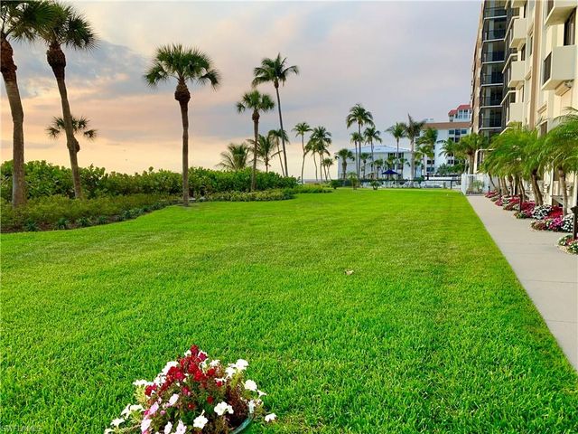 10475 GULF SHORE DR # 113, Naples, FL 34108