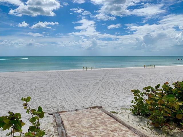 10475 GULF SHORE DR # 113, Naples, FL 34108