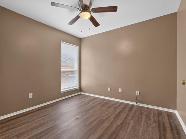 1901 Le Sage Court, Denton, TX 76208