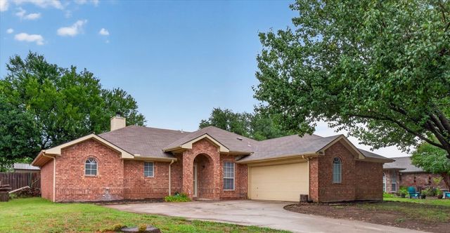 1901 Le Sage Court, Denton, TX 76208
