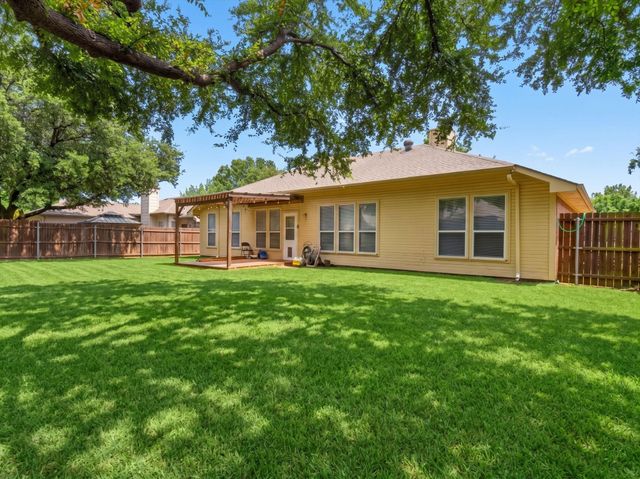 1901 Le Sage Court, Denton, TX 76208
