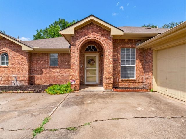 1901 Le Sage Court, Denton, TX 76208
