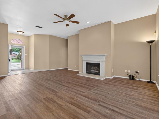 1901 Le Sage Court, Denton, TX 76208