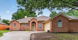 1901 Le Sage Court, Denton, TX 76208